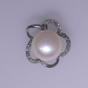 Freshwater Pearl Sterling pendant new no tags